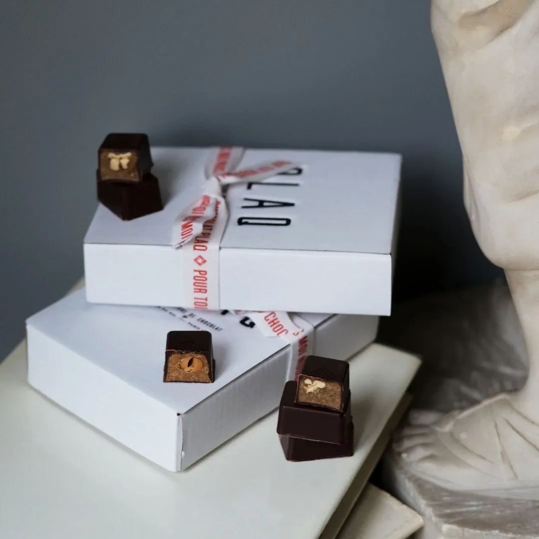 PLAQ Bonbons enrobés pur noir mix 4 pralinés x16