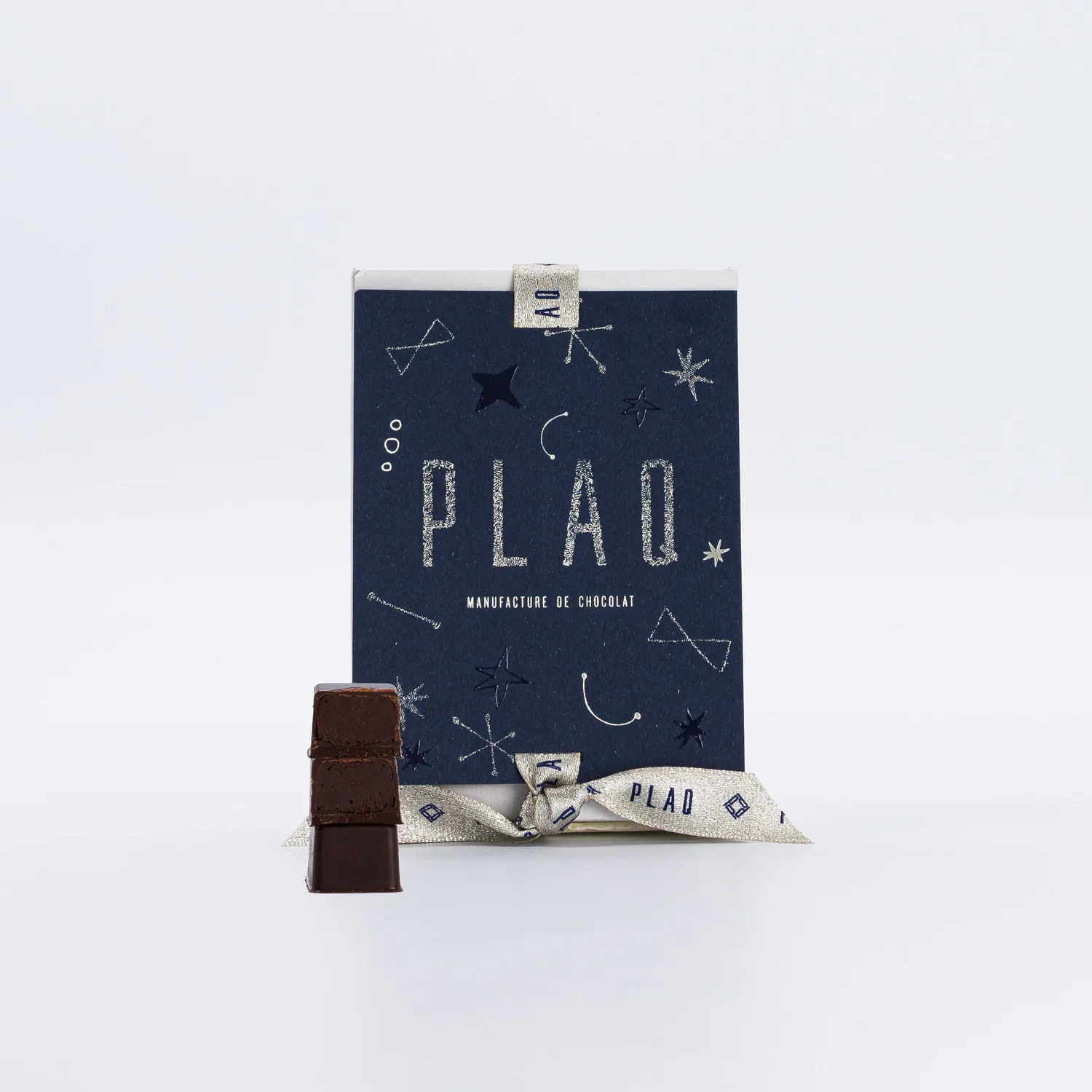 PLAQ boîte 16 bonbons noir mix 2 ganaches fondantes fruitées