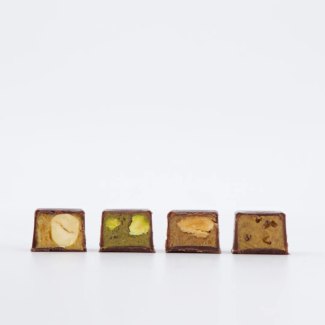 Plaq Boîte 40 Bonbons Noir Mix 4 Pralinés bonbons
