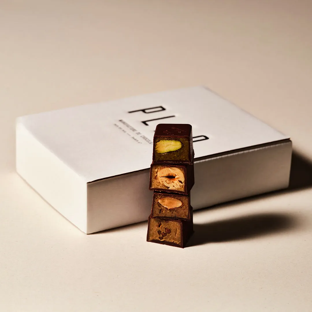 Plaq 16 Bonbons Pur Noir coffret 4 pralinés classiques