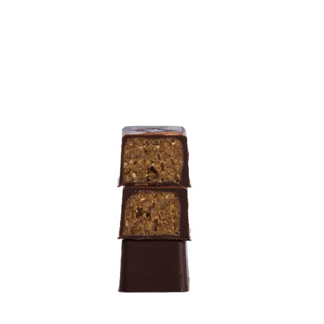 PLAQ boîte 16 bonbons noir 2 pralinés amandes peu sucré