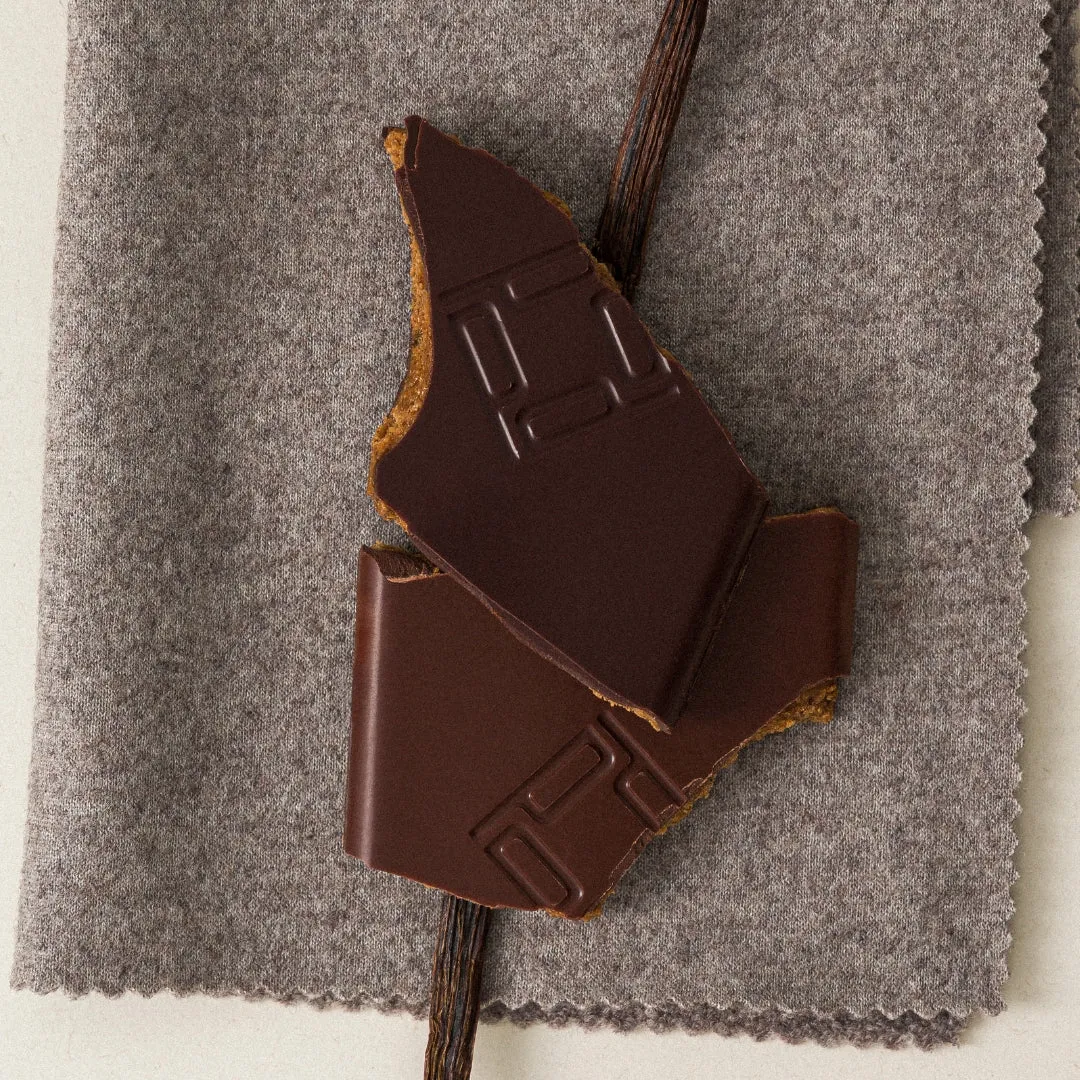 PLAQ Kamili Praliné Vanille Amandes tablette noir 76%