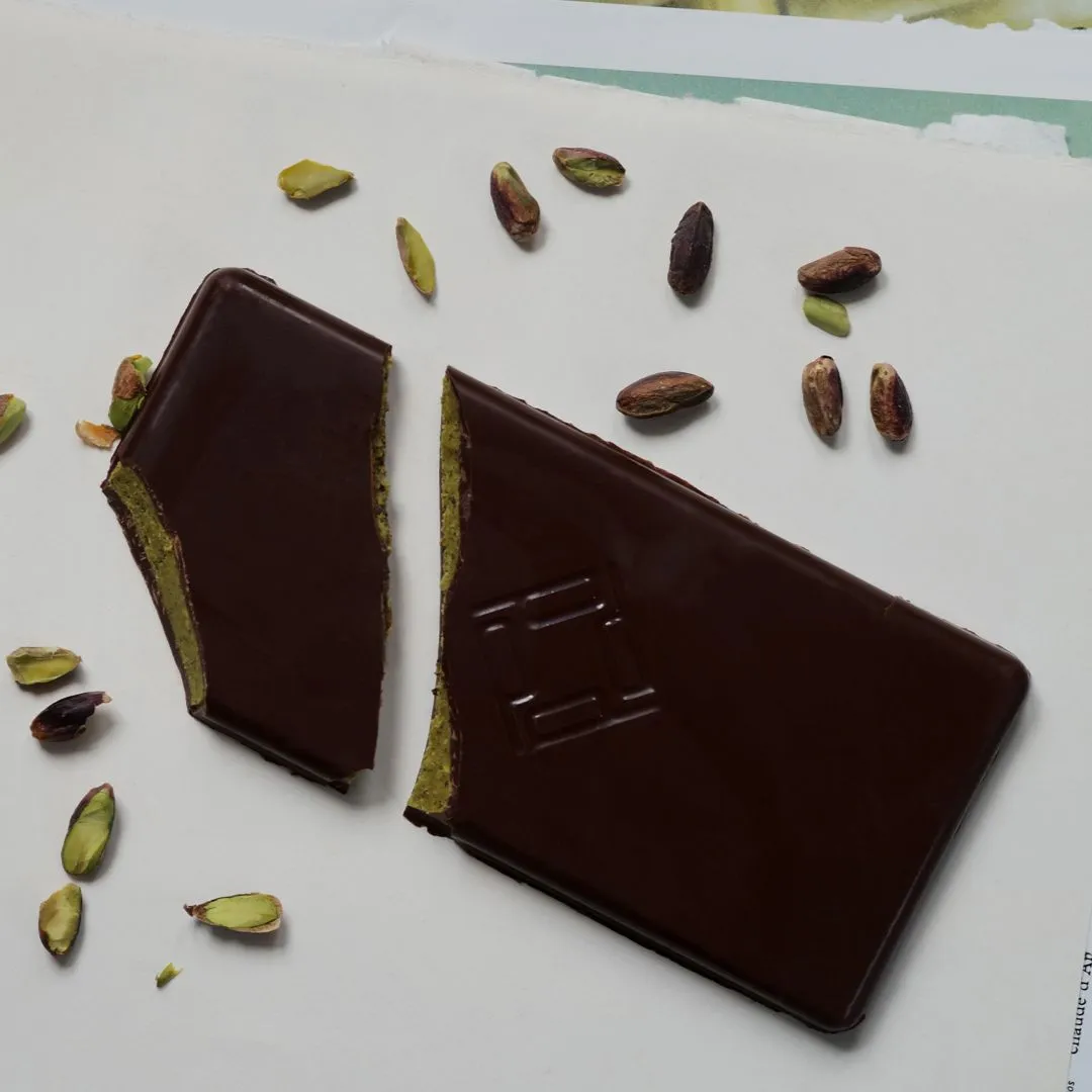Plaq Kamili praliné pistaches tablette chocolat noir