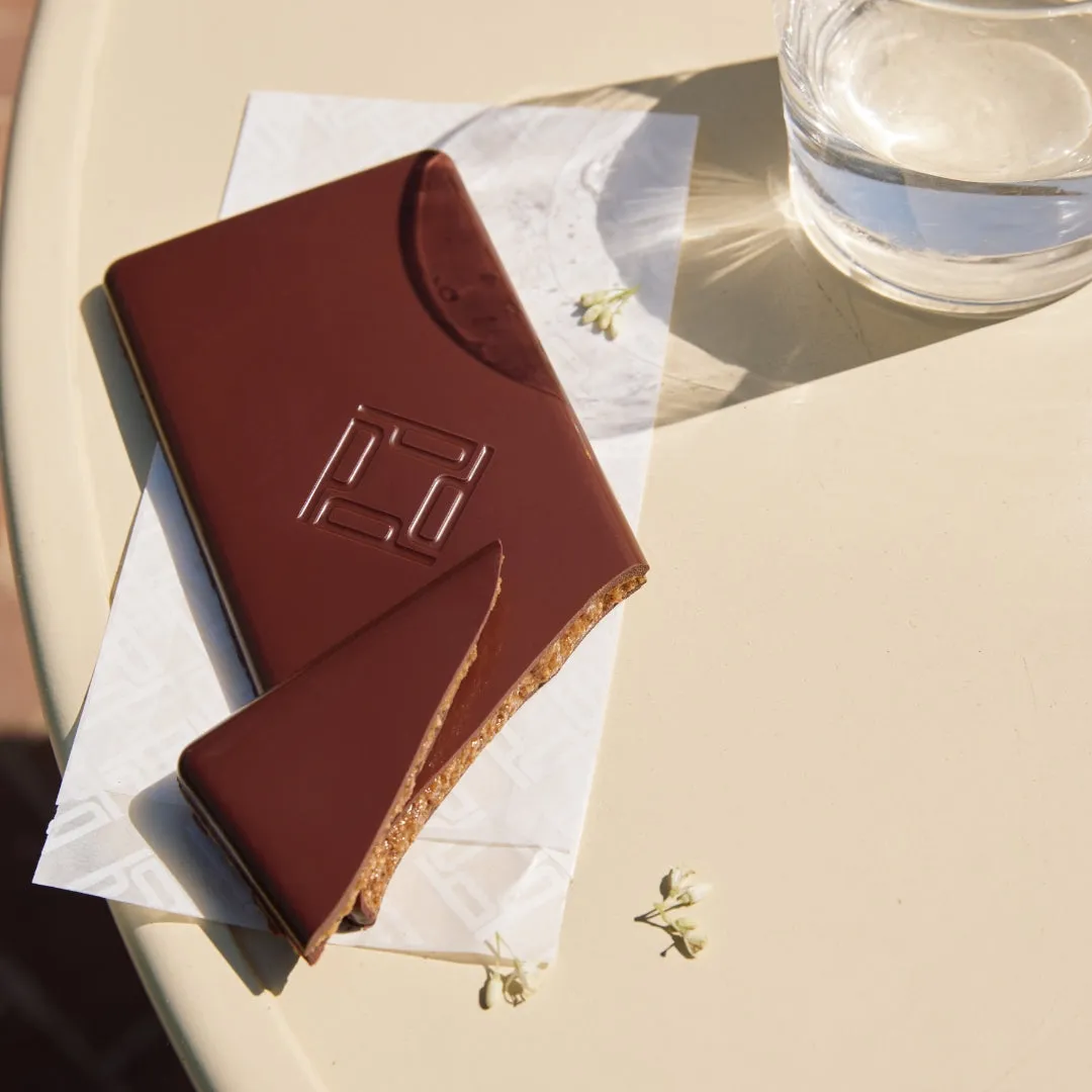 PLAQ Kamili Praliné Amandes Fleur d'Oranger tablette peu sucrée