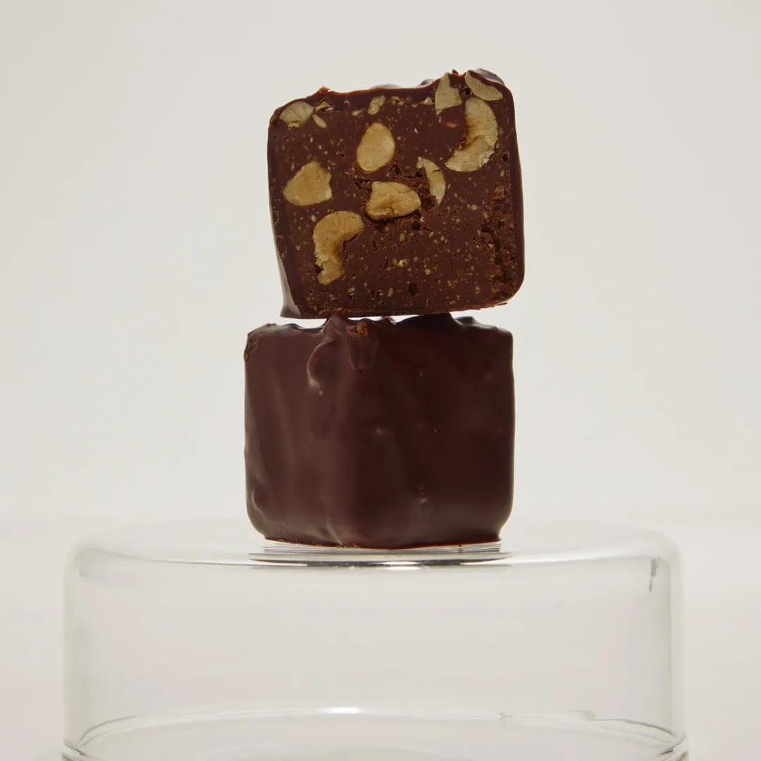 PLAQ Rocher Noir Praliné Noisettes rocher chocolat